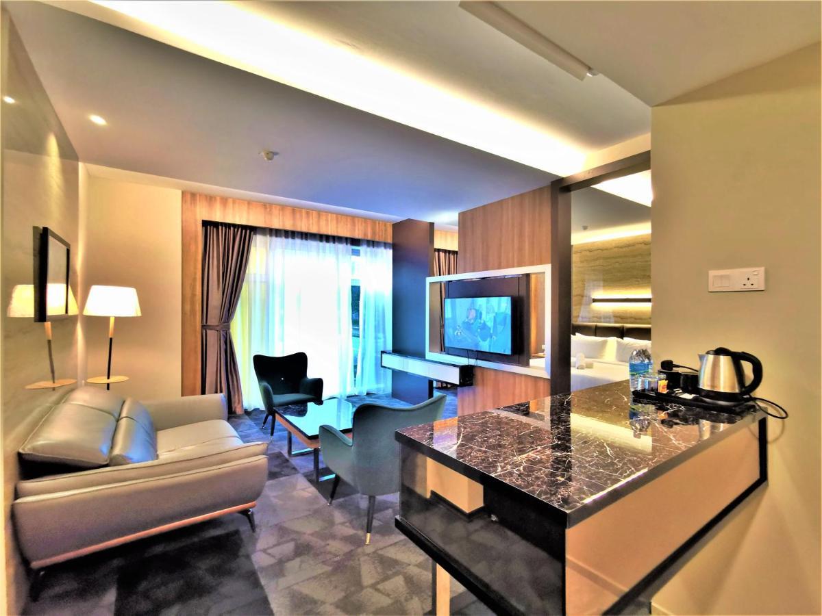 Prestigo Hotel - Johor Bharu Джохор-Бару Экстерьер фото