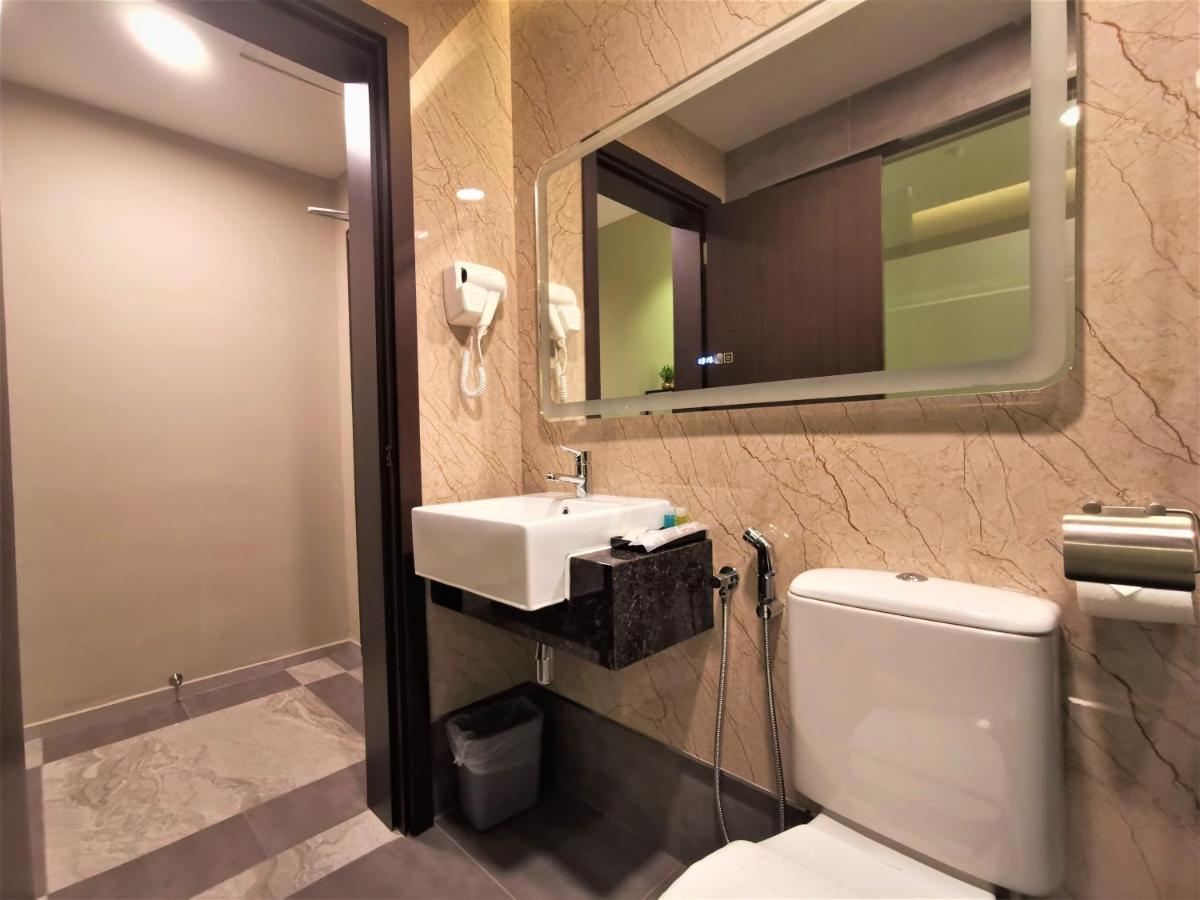 Prestigo Hotel - Johor Bharu Джохор-Бару Экстерьер фото