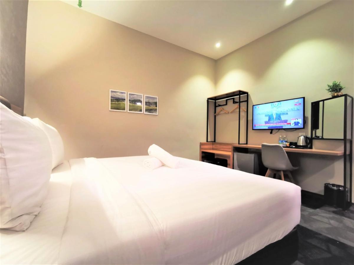 Prestigo Hotel - Johor Bharu Джохор-Бару Экстерьер фото