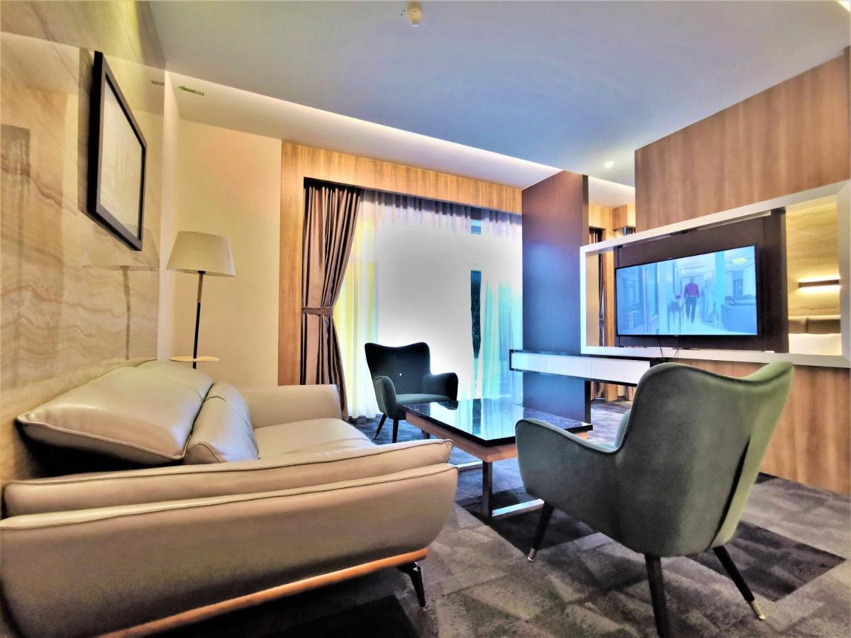 Prestigo Hotel - Johor Bharu Джохор-Бару Экстерьер фото