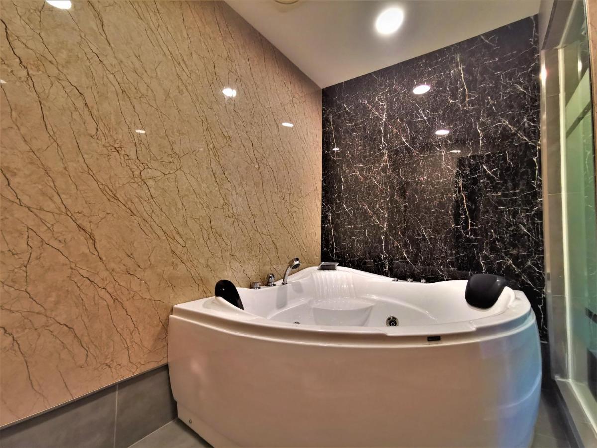 Prestigo Hotel - Johor Bharu Джохор-Бару Экстерьер фото