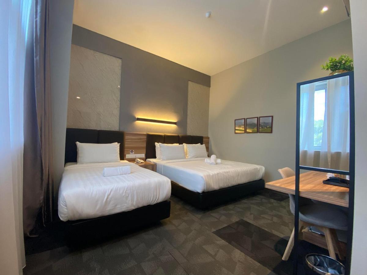 Prestigo Hotel - Johor Bharu Джохор-Бару Экстерьер фото