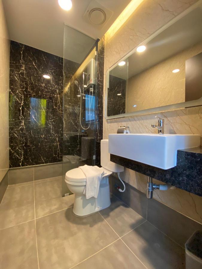 Prestigo Hotel - Johor Bharu Джохор-Бару Экстерьер фото