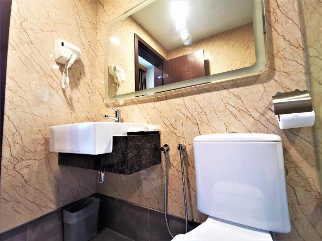 Prestigo Hotel - Johor Bharu Джохор-Бару Экстерьер фото