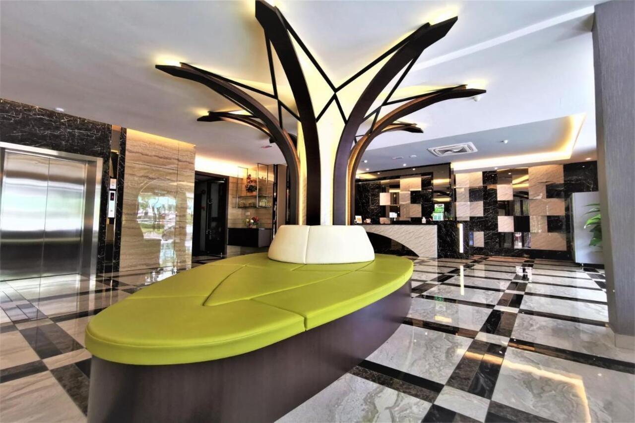 Prestigo Hotel - Johor Bharu Джохор-Бару Экстерьер фото
