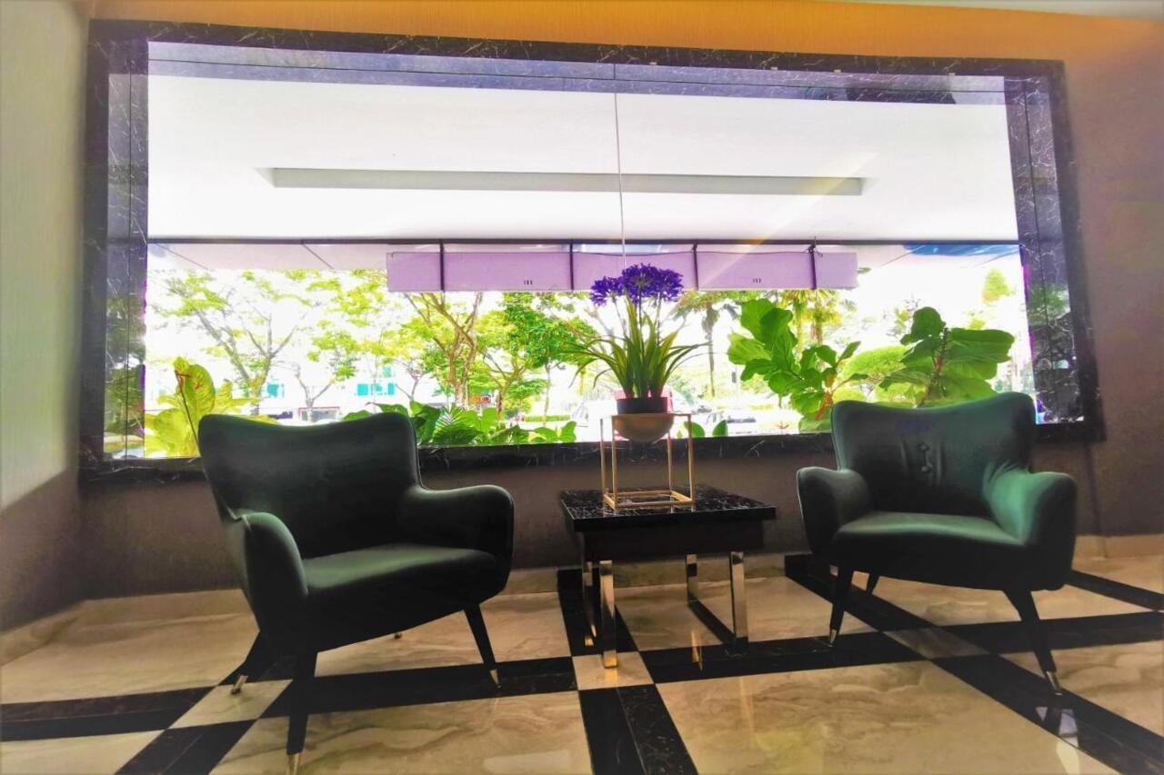 Prestigo Hotel - Johor Bharu Джохор-Бару Экстерьер фото