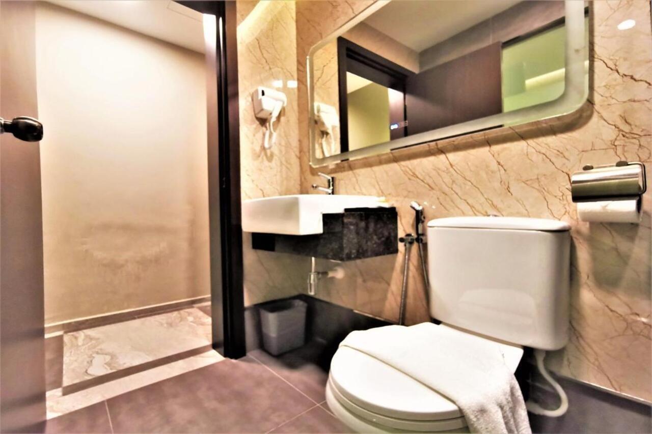 Prestigo Hotel - Johor Bharu Джохор-Бару Экстерьер фото