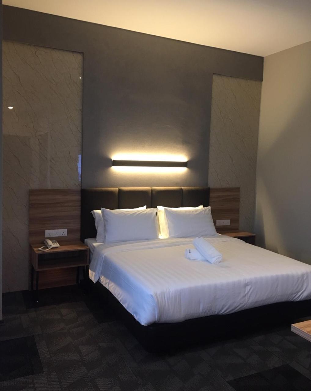 Prestigo Hotel - Johor Bharu Джохор-Бару Экстерьер фото